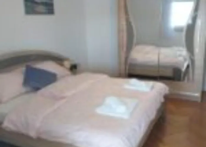 Apartman House With Pool And Sea View