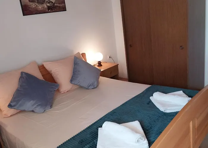 House With Pool And Sea View Apartman