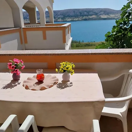 아파트 House With Pool And Sea View