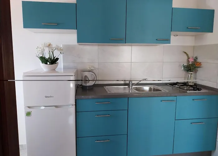 Апартаменты House With Pool And Sea View Метайна