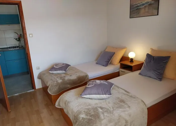 House With Pool And Sea View *